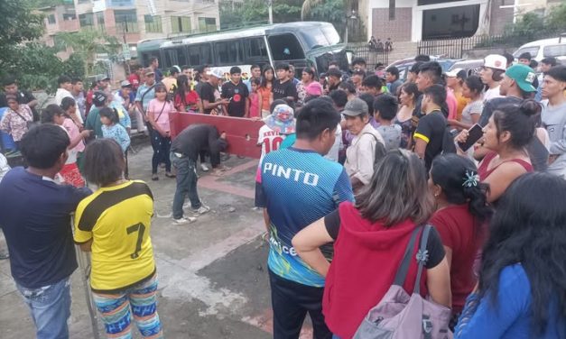 COMUNARIOS DE LA ASUNTA CASTIGAN EN EL CEPO A PRESUNTO LADRÓN DE CELULARES