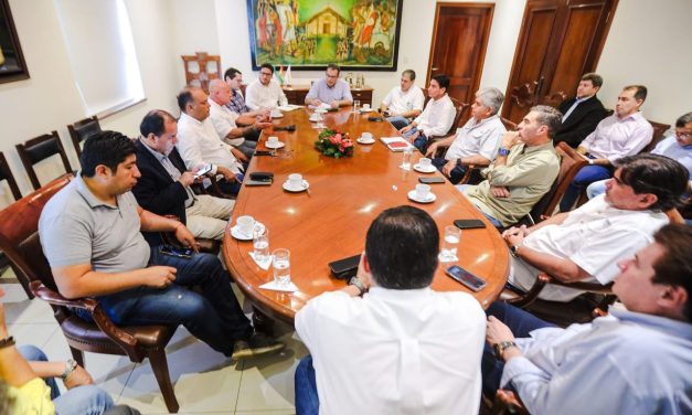 GOBERNADOR EN EJERCICIO SE REÚNE CON LOS SECTORES PRODUCTIVOS DE SANTA CRUZ 