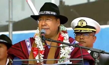 ARCE DICE QUE MARCHA EVISTA BUSCA «DESGASTAR Y DEBILITAR» A SU GOBIERNO