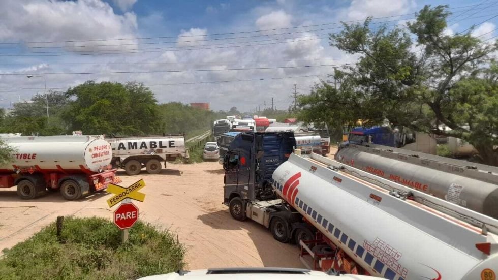 TRANSPORTE PESADO ALISTA NUEVAS MEDIDAS ANTE LA FALTA DE COMBUSTIBLE