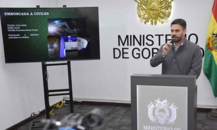 TRES POLICÍAS Y DOS TURISTAS FUERON HERIDOS EN UNA EMBOSCADA «EVISTA», SEGÚN DEL CASTILLO