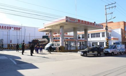 PERSISTEN LAS FILAS POR COMBUSTIBLES EN COCHABAMBA  