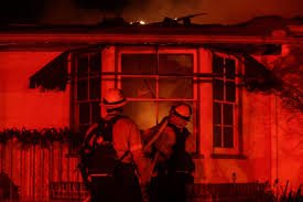 DEVASTADORES INCENDIOS EN CALIFORNIA DEJAN MÁS DE 10 MIL ESTRUCTURAS DESTRUIDAS