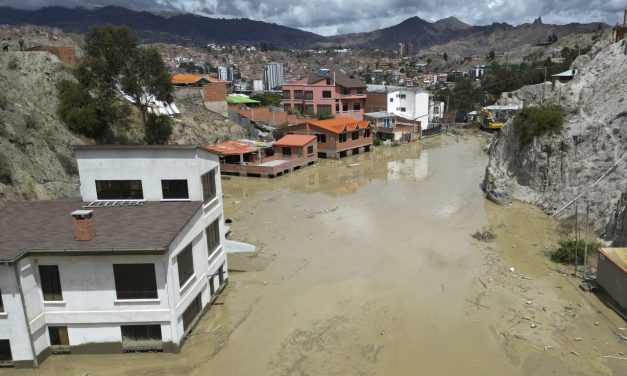 SEIS VIVIENDAS QUEDAN AFECTADAS POR EL LODO QUE VOLVIÓ A INUNDAR BAJO LLOJETA