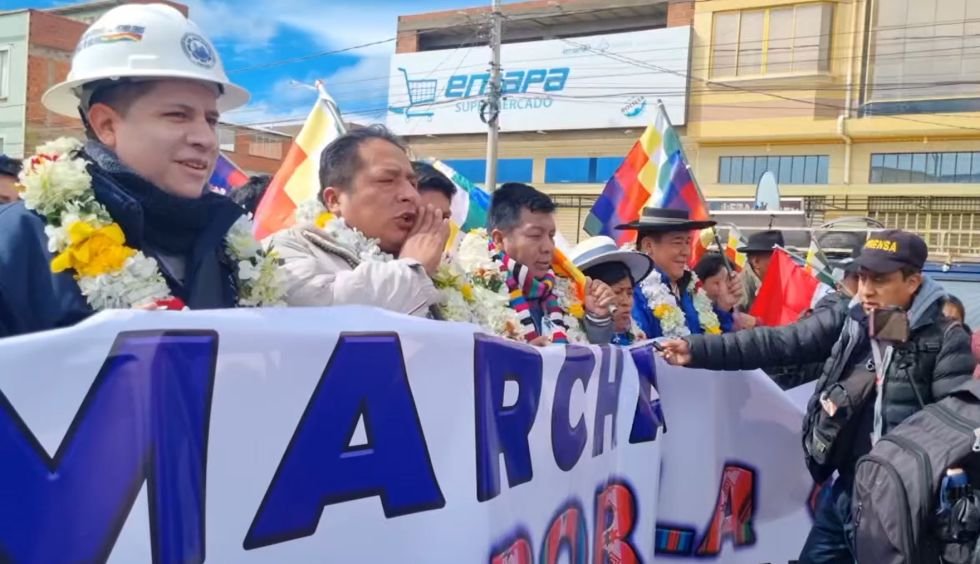 SECTORES SOCIALES ‘EVISTAS’ COMIENZAN MARCHA DESDE PATACAMAYA A PLAZA MURILLO