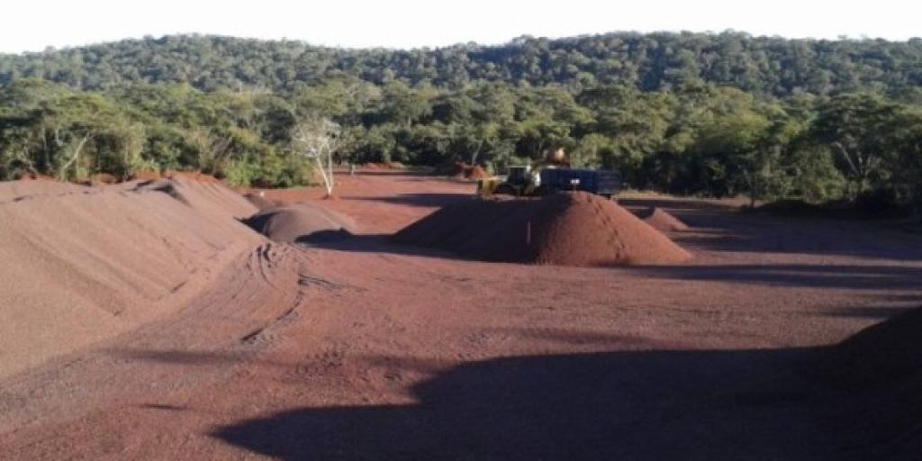 EL MUTÚN SACA PRIMERAS BARRAS DE ACERO Y PREVÉ INICIAR VENTAS CON 5.000 TONELADAS