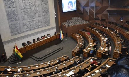 DIPUTADOS INSTALAN SESIÓN PARA TRATAR LA NUEVA DISTRIBUCIÓN DE ESCAÑOS