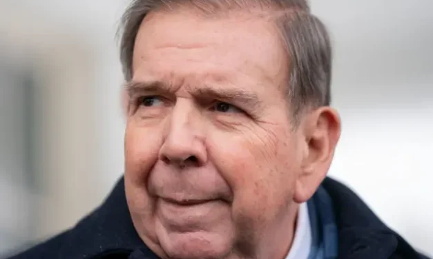 GONZÁLEZ URRUTIA NO LLEGARÁ ESTE VIENES A VENEZUELA, LO HARÁ “EN EL MOMENTO CORRECTO”