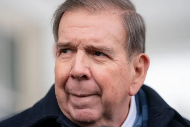 GONZÁLEZ URRUTIA NO LLEGARÁ ESTE VIENES A VENEZUELA, LO HARÁ “EN EL MOMENTO CORRECTO”