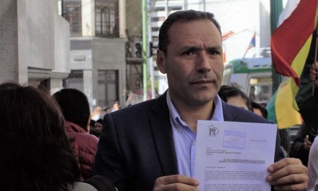 ZAMBRANA DENUNCIA “GENOCIDIO CULTURAL” CONTRA EL ORIENTE