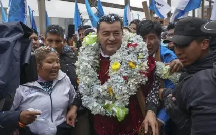 JHONNY FERNÁNDEZ BUSCA LA PRESIDENCIA CON UCS Y EN SANTA CRUZ LO ACUSAN DE ABANDONAR LA CIUDAD