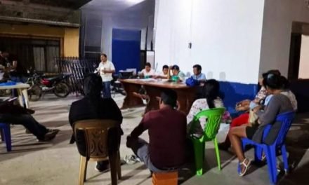 POBLADORES DE 11 COMUNIDADES BLOQUEAN YAPACANI