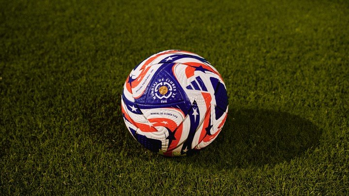 FIFA PRESENTA EL BALÓN OFICIAL QUE SE UTILIZARÁ EN EL MUNDIAL DE CLUBES