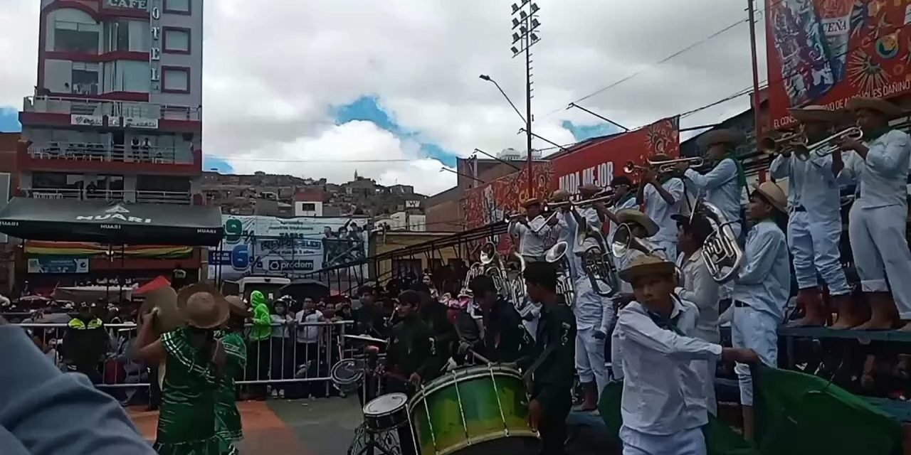 BANDA DE MÚSICA BENIANA SORPRENDE EN EL FESTIVAL DE BANDAS EN ORURO
