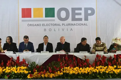 TSE INSTALA CUMBRE PARA “GARANTIZAR” LAS ELECCIONES GENERALES