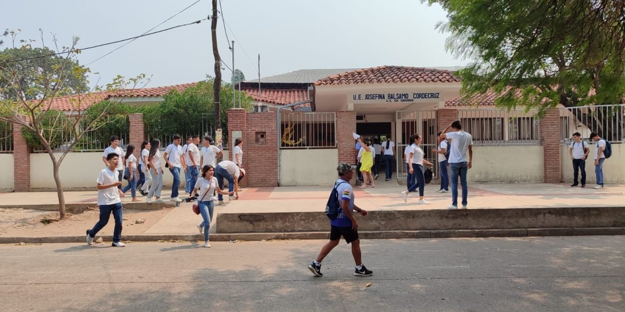 MÁS DE 3 MILLONES DE ESTUDIANTES REGRESAN A CLASES EN TODO EL PAÍS