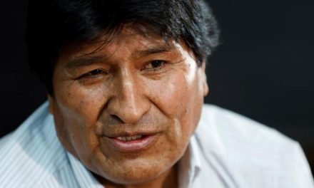 TRAS UN RECHAZO, EVO VUELVE A TRAMITAR SU RENUNCIA A LA MILITANCIA DEL MAS