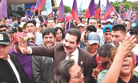 MANFRED PREVÉ RENUNCIAR A LA ALCALDÍA A FINES DE ABRIL PARA DEDICARSE A SU CAMPAÑA