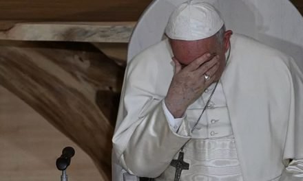LA POSIBILIDAD DE RENUNCIAR DEL PAPA FRANCISCO SE COMENTA EN EL VATICANO