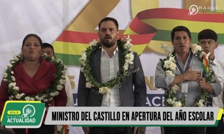 MINISTRO DEL CASTILLO INAUGURA GESTIÓN ESCOLAR 2025 EN SANTA CRUZ