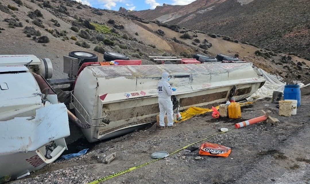 CISTERNA VUELCA CON 15 MIL LITROS DE DIÉSEL