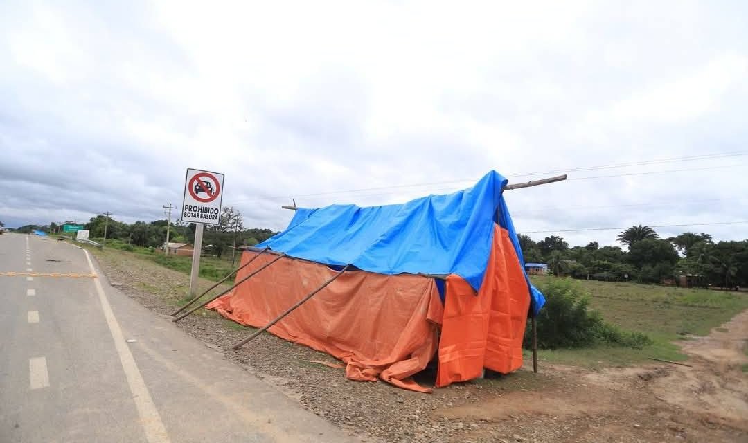 COMUNIDADES EN BENI SE REFUIAN EN CARRETERAS POR LAS INUNDACIONES