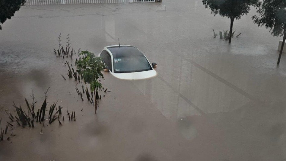 DECENAS DE FAMILIAS EVACUADAS POR FUERTES LLUVIAS EN ARGENTINA