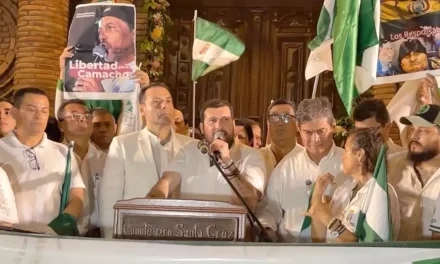 CÍVICOS MARCHAN Y ADVIERTEN QUE ESTARÁN EN LAS CALLES SI NO RESUELVEN LA FALTA DE COMBUSTIBLE