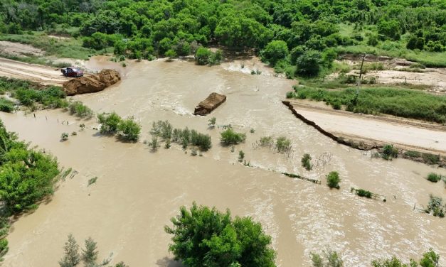 DESBORDES INUNDAN CAMPOS Y AGRAVAN LA CRISIS EN CUATRO CAÑADAS, PAILÓN Y SAN JULIÁN