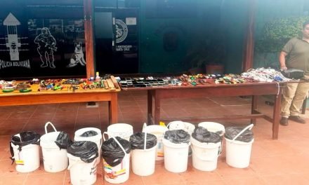 EN PALMASOLA  DECOMISA 260 LITROS DE MACERADO DE PIÑA POR CARNAVAL