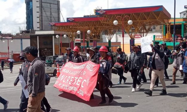 FABRILES Y  COD MARCHAN EXIGIENDO CAMBIOS EN EL MINISTERIO DE TRABAJO