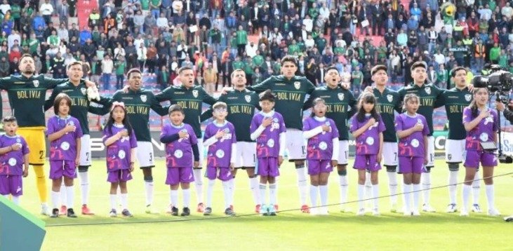 SELECCIÓN ESTRENA SU INDUMENTARIA CONMEMORATIVA POR LOS 100 AÑOS DE LA FBF