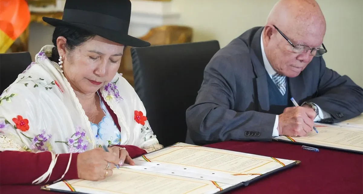 CANCILLERÍA Y TSE FIRMAN ACUERDO PARA GARANTIZAR LA VOTACIÓN DE BOLIVIANOS EN EL EXTERIOR