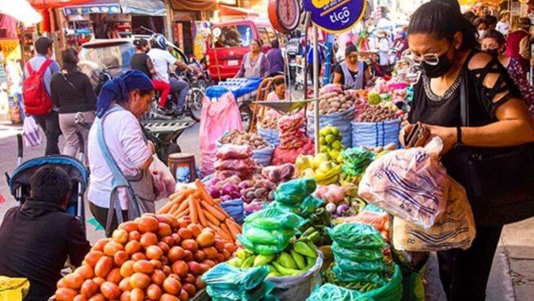 GOBIERNO DENUNCIA ‘ONDA ESPECULATIVA’ EN  PRECIOS DE ALIMENTOS Y PIDE CALMA