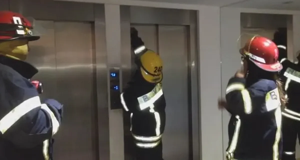 MÁS DE 50 PERSONAS QUEDARON ATRAPADAS EN ASCENSORES POR EL APAGÓN MASIVO EN ARGENTINA