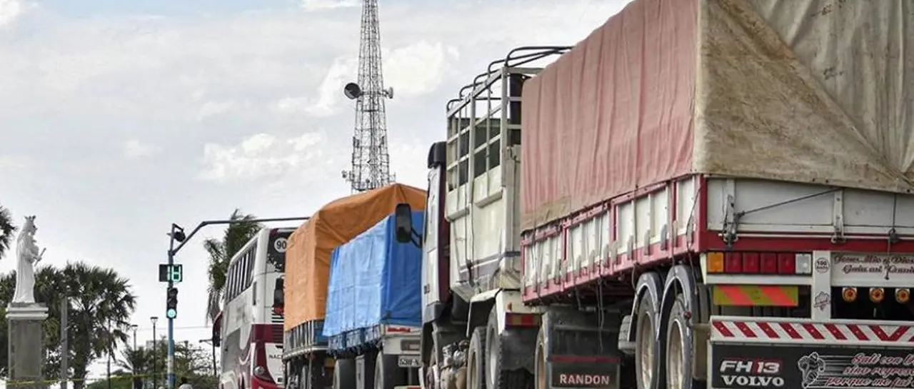 CÁMARA DE TRANSPORTE DICE QUE SOLO OPERA EL 40% DE CAMIONES POR FALTA DE COMBUSTIBLE