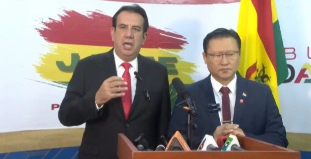 JAIME SOLIZ SE BAJA DE LA CANDIDATURA PRESIDENCIAL Y RESPALDA A CHI 