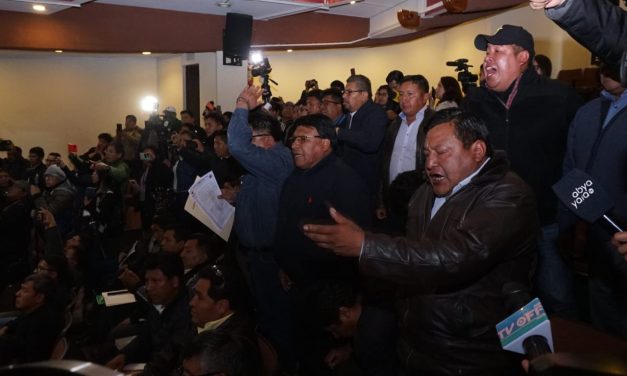 TENSIÓN  EN LA REUNIÓN ENTRE CHOFERES Y REPRESENTANTES DEL GOBIERNO