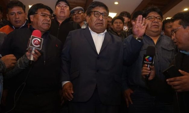 CHOFERES DECLARAN CUARTO INTERMEDIO Y SUSPENDEN PARO TRAS REUNIÓN CON EL GOBIERNO