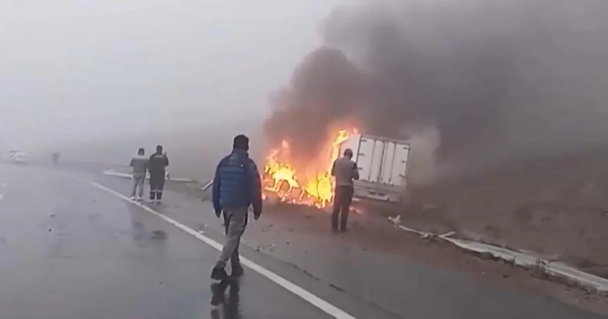 CONDUCTOR MUERE CARBONIZADO TRAS CHOCAR SU VEHÍCULO