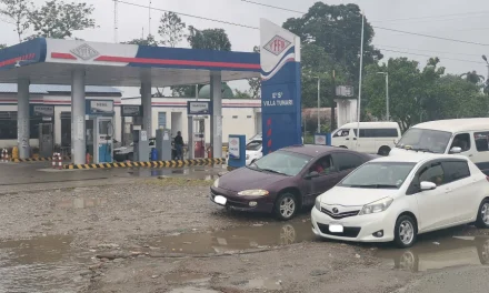 CÍVICOS DEL CHAPARE ANUNCIAN TOMA DE SURTIDORES Y REFINERÍAS POR FALTA DE COMBUSTIBLES