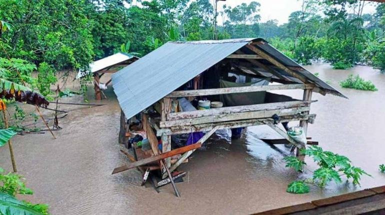 LLUVIAS CAUSAN ESTRAGOS EN PUERTO VILLARROEL Y AZOTAN A SANTA CRUZ Y AL BENI