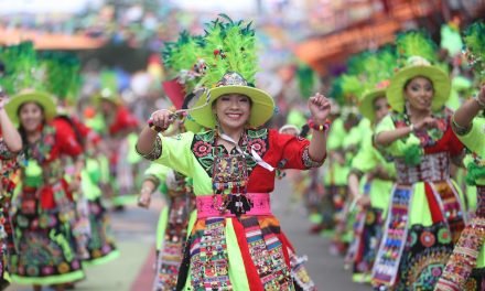 EL CARNAVAL DE ORURO EXHIBE SU DIVERSIDAD Y GRANDEZA EN EL AÑO DEL BICENTENARIO DE BOLIVIA