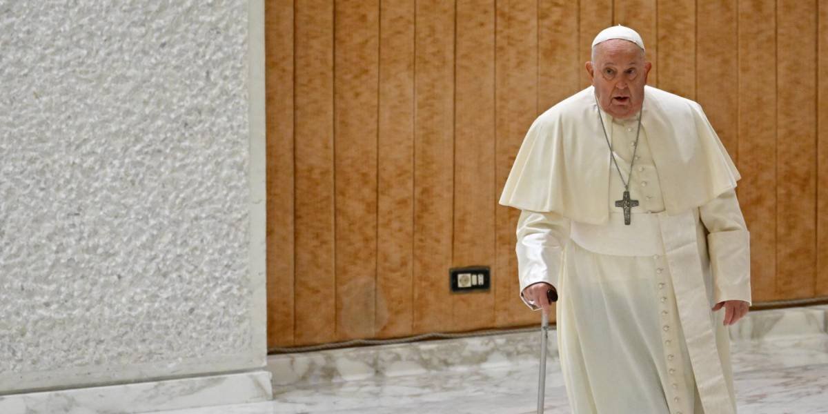EL PAPA FRANCISCO, CON VOZ CANSADA, AGRADECE “DE TODO CORAZÓN” LAS ORACIONES POR SU SALUD