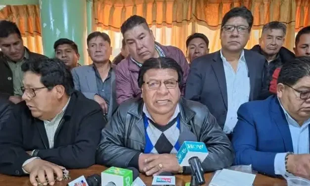 CHOFERES DE EL ALTO ANUNCIAN PARO INDEFINIDO DESDE EL LUNES POR LA ESCASEZ DE COMBUSTIBLE
