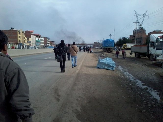 CHOFERES DE EL ALTO DECLARAN CUARTO INTERMEDIO EN EL PARO INDEFINIDO