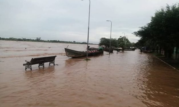 RURRENABAQUE SE INUNDA Y EVACUACIÓN SE DIFICULTA POR FALTA DE COMBUSTIBLE