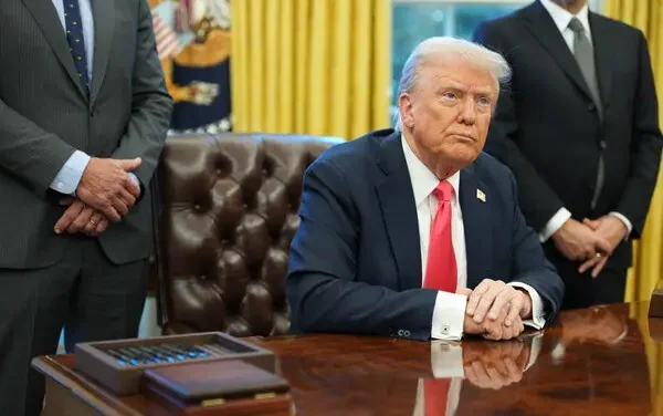 TRUMP ORDENÓ DUPLICAR LOS ARANCELES AL ALUMINIO Y EL ACERO DE CANADÁ