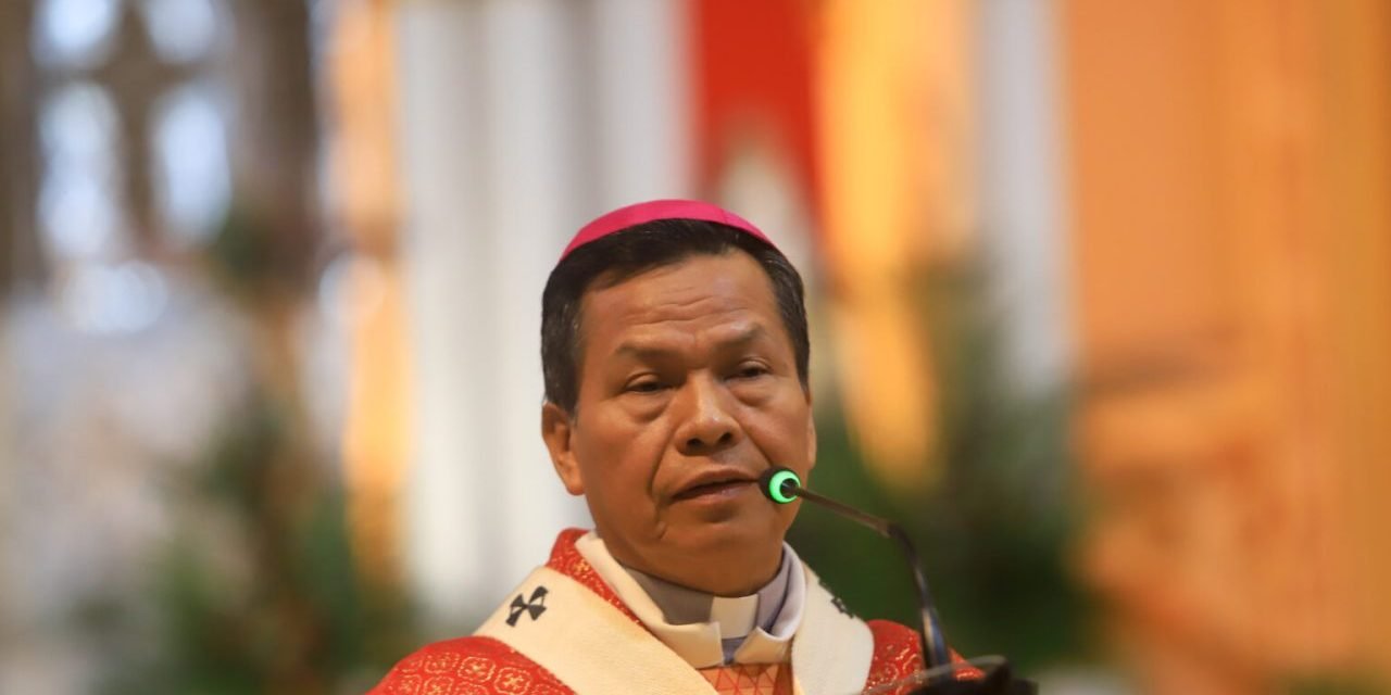 MONS. RENÉ LEIGUE: “SOY PERSONA DE FE Y SOY CIUDADANO DE ESTE PAÍS, Y COMO TAL, TENGO RESPONSABILIDAD COMO PERSONA DE FE Y COMO CIUDADANO»