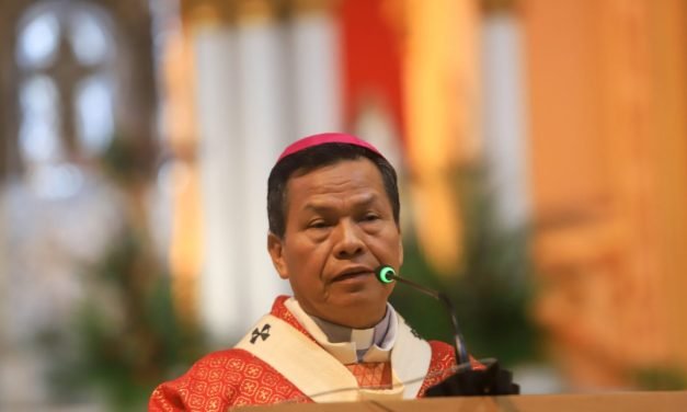 MONS. RENÉ LEIGUE: “SOY PERSONA DE FE Y SOY CIUDADANO DE ESTE PAÍS, Y COMO TAL, TENGO RESPONSABILIDAD COMO PERSONA DE FE Y COMO CIUDADANO»